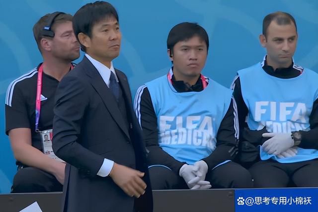 第90分钟，伊斯科禁区内包抄，头球弹地攻门击中立柱弹出，阿拉巴将球解围。